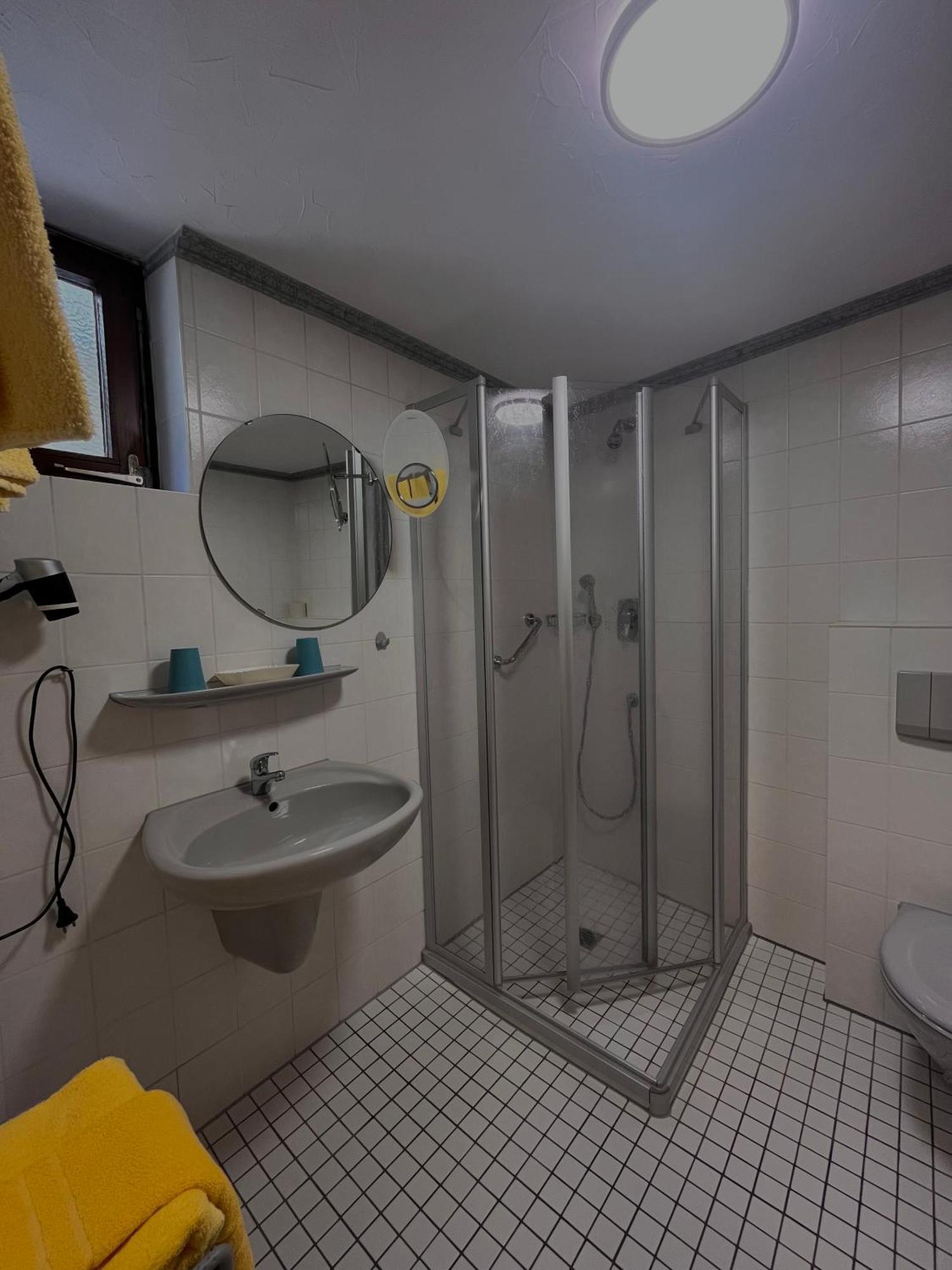 Hotel Rebstock รูสท์ ภายนอก รูปภาพ