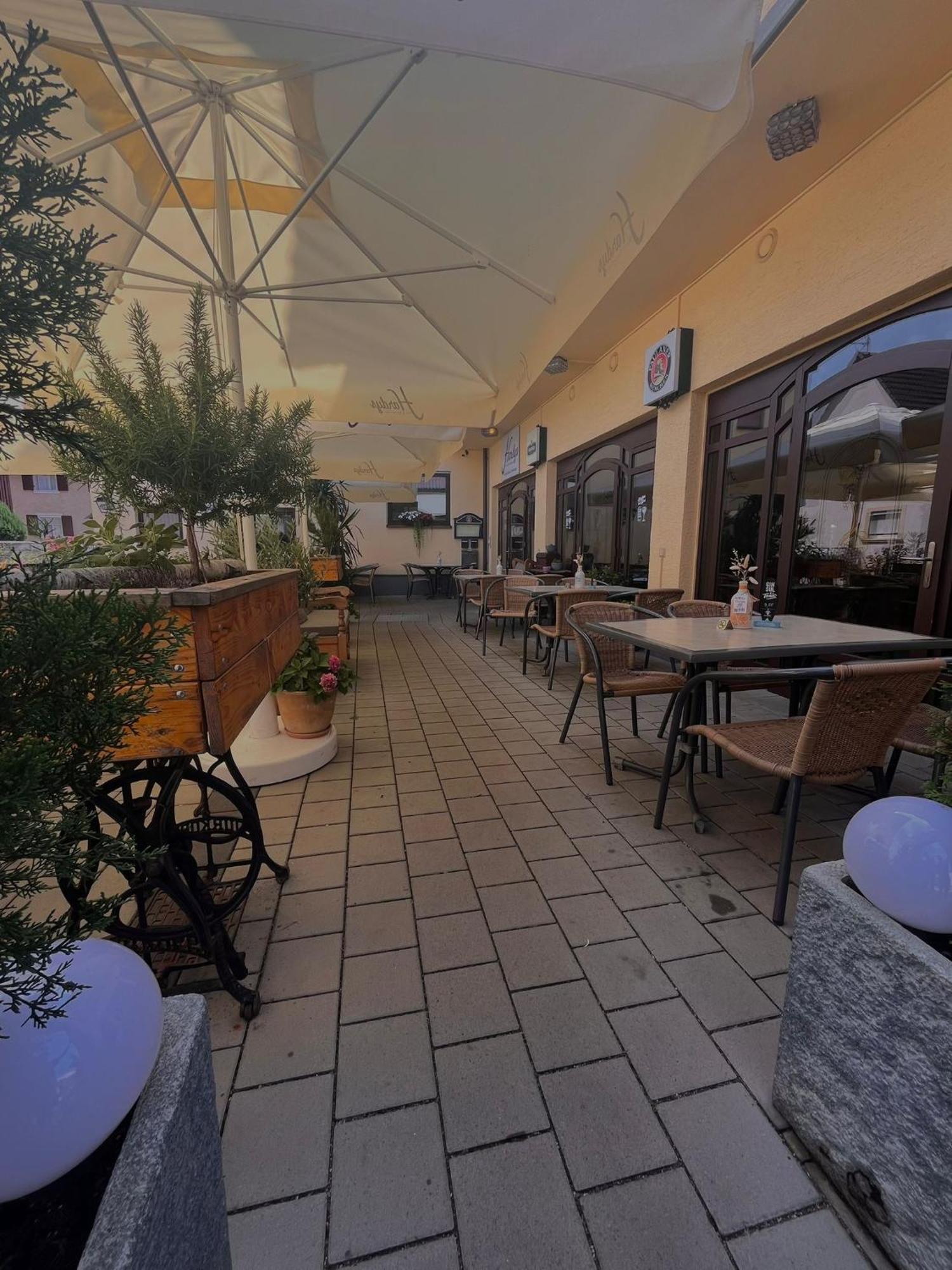 Hotel Rebstock รูสท์ ภายนอก รูปภาพ