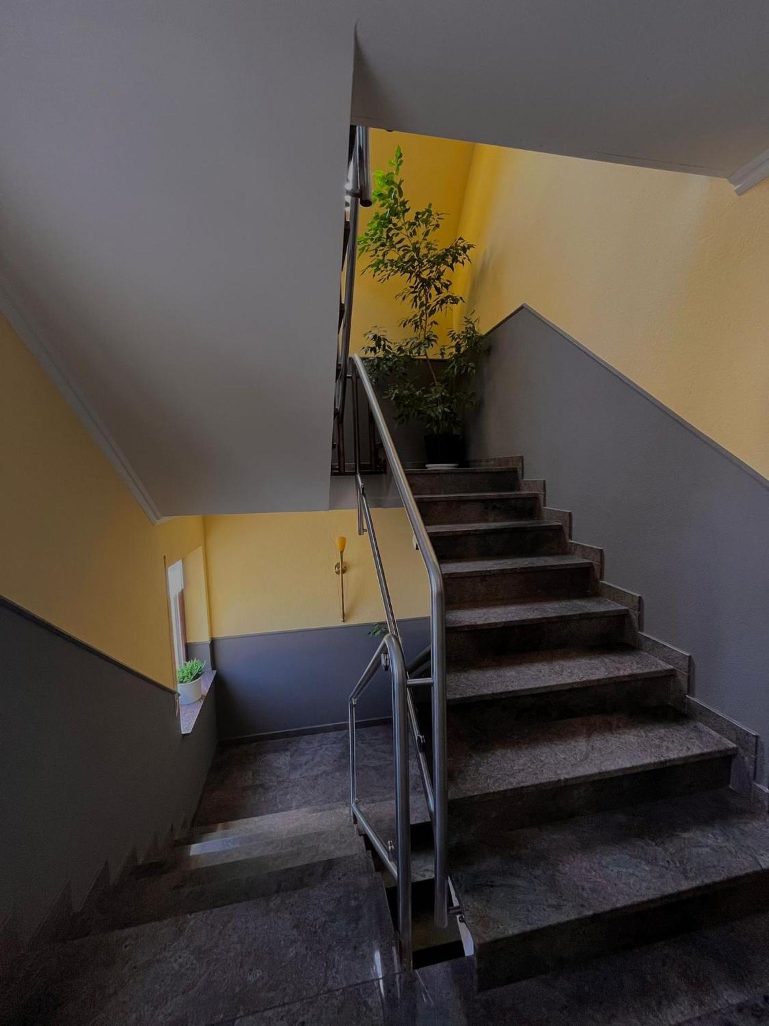 Hotel Rebstock รูสท์ ภายนอก รูปภาพ