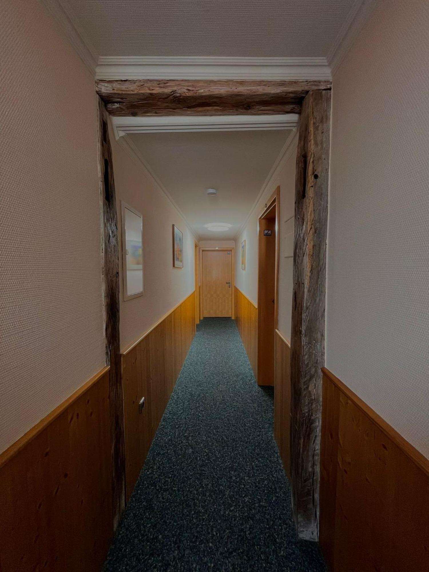 Hotel Rebstock รูสท์ ภายนอก รูปภาพ