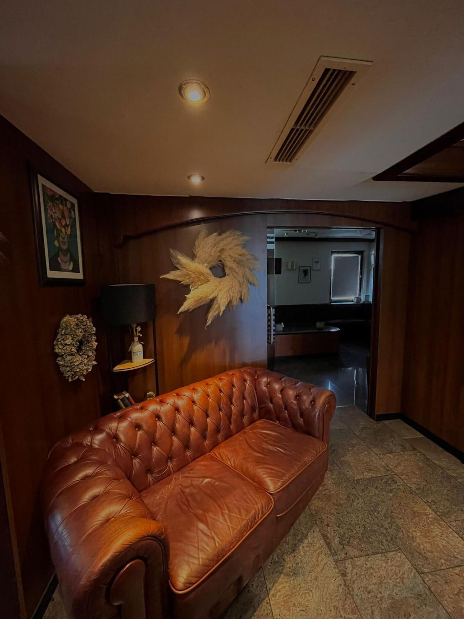 Hotel Rebstock รูสท์ ภายนอก รูปภาพ